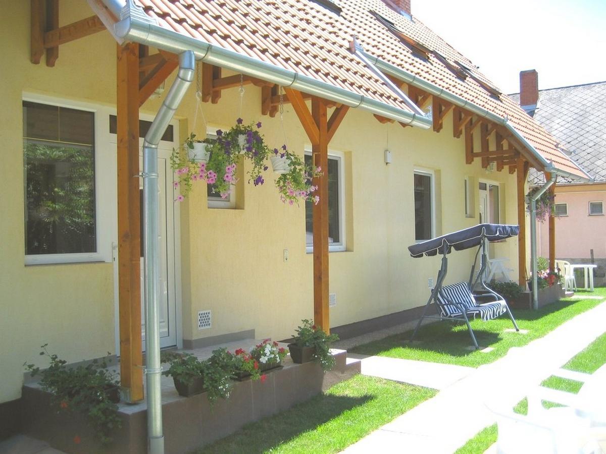 Lala Apartmanok Balatonboglár 外观 照片